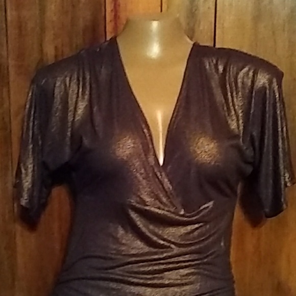 Express Pullover Top - Picture 2 of 8